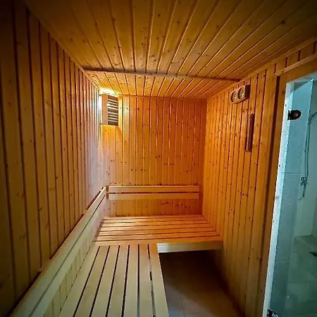 Julie Sea View Апартаменти
