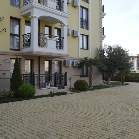 Julie Sea View Апартаменти